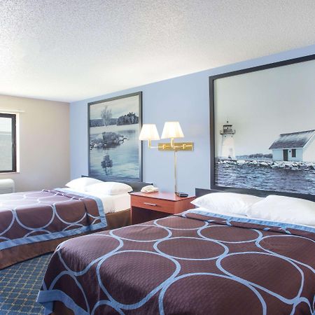 Super 8 By Wyndham Massena Ny Motel Dış mekan fotoğraf