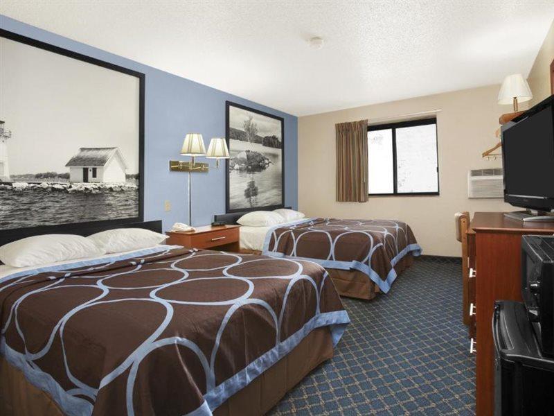 Super 8 By Wyndham Massena Ny Motel Dış mekan fotoğraf