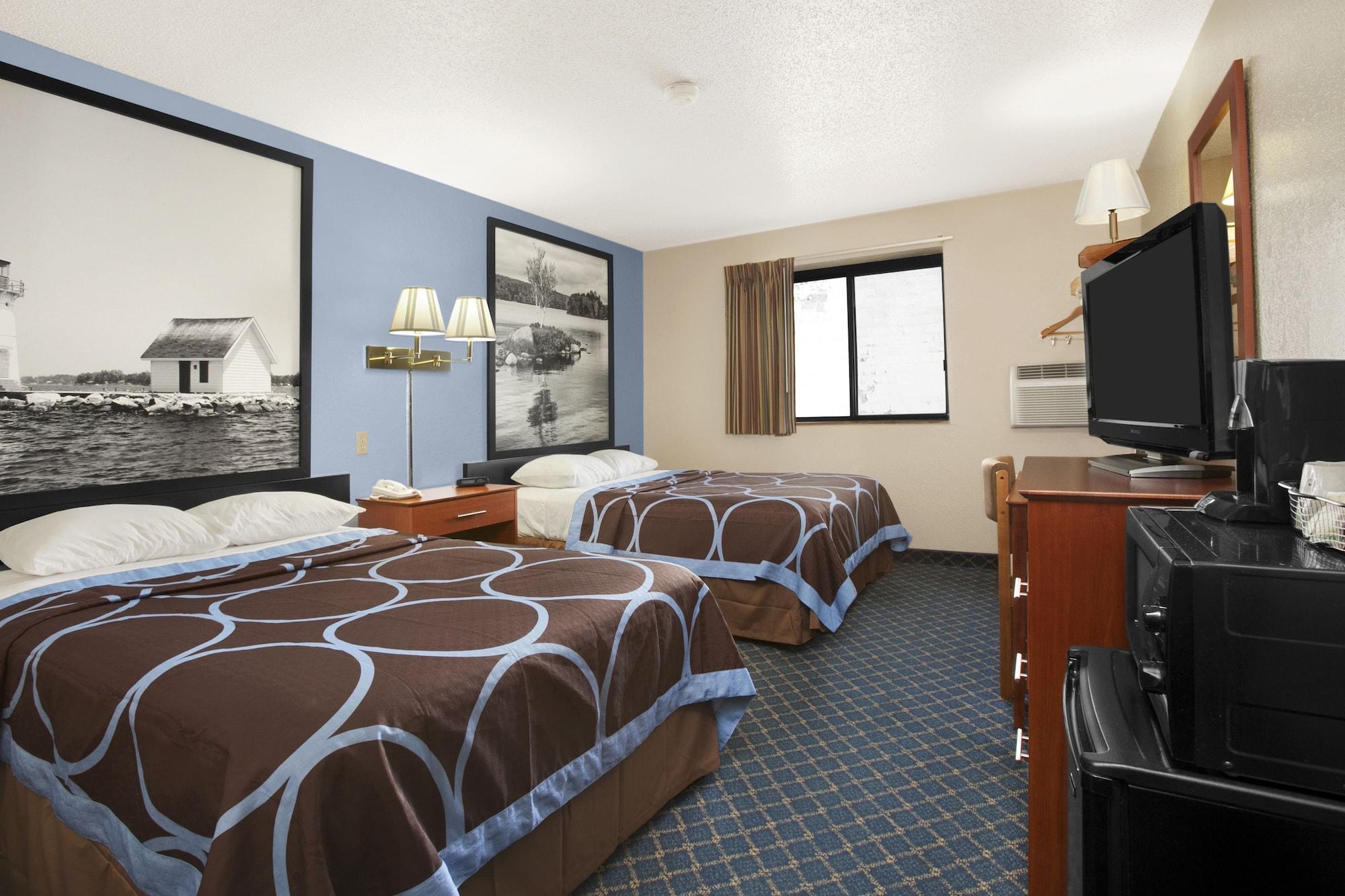 Super 8 By Wyndham Massena Ny Motel Dış mekan fotoğraf