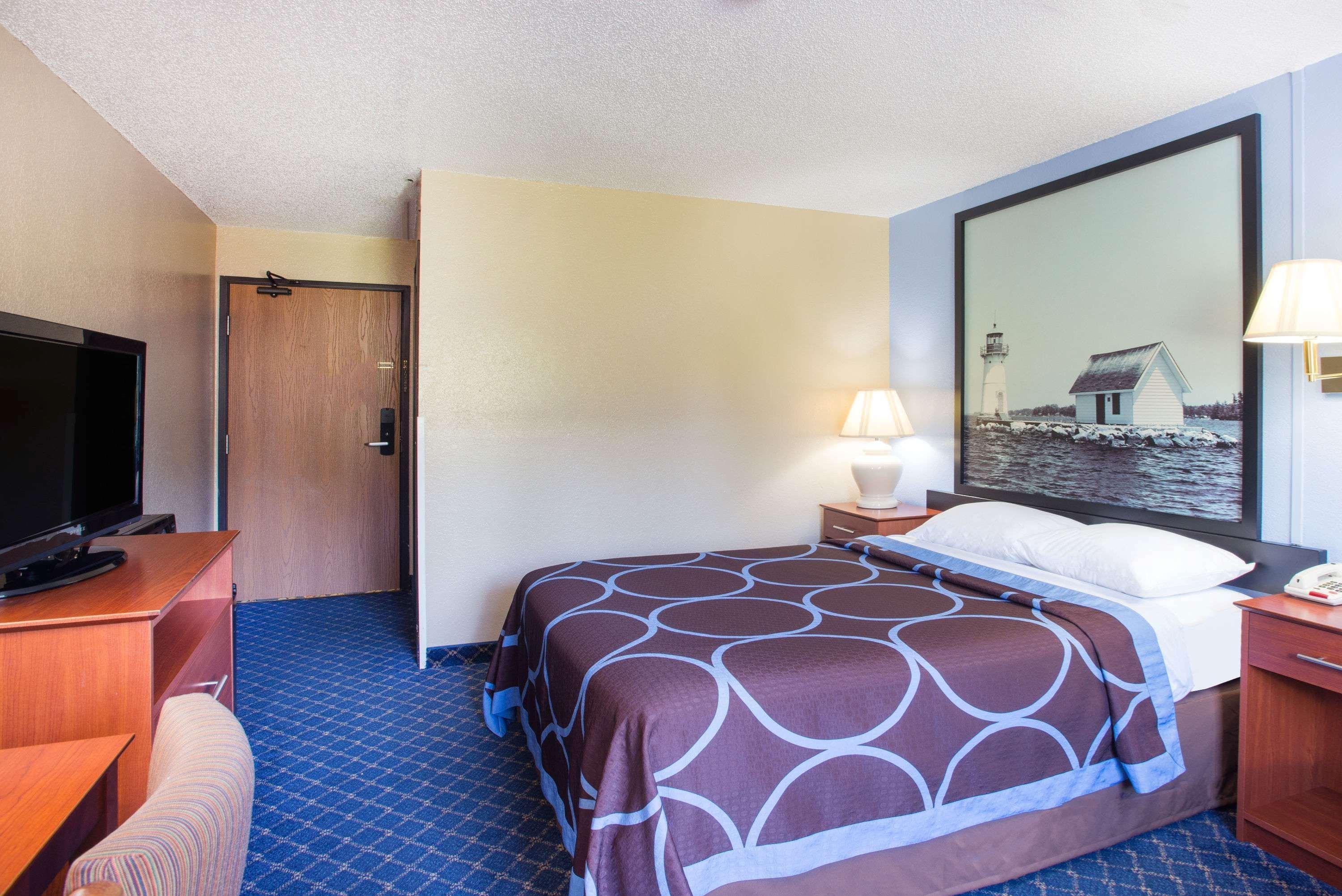 Super 8 By Wyndham Massena Ny Motel Dış mekan fotoğraf